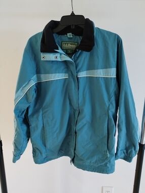 L.L. Bean Womens Medium Winter Ski Jacket Hooded Coat Green Color Block Full Zip